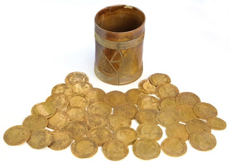 They've Struck Gold! Fortunate Couple Unearth 264 Gold Coins Dating Back to the Reign of King James I Hidden Beneath Their Kitchen Floor, Raking in £754,000 at Auction They've Struck Gold! Fortunate Couple Unearth 264 Gold Coins Dating Back to the Reign of King James I Hidden Beneath Their Kitchen Floor, Raking in £754,000 at Auction
