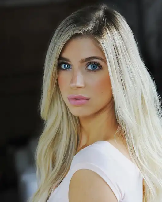 ALLIE DEBERRY Beauty in USA