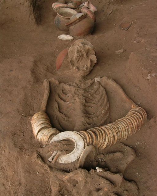 Unveiling the Ancient Burials of Ban Non Wat, Thailand