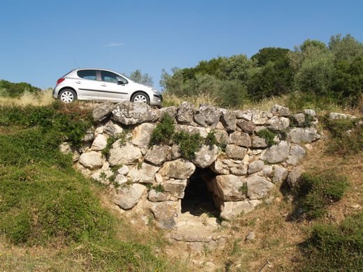 Exploring the Ancient Marvel of The Arkadiko Bridge