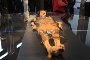 female mummy