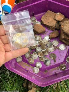 Treasure trove of gold and silver coins of the Middle Ages