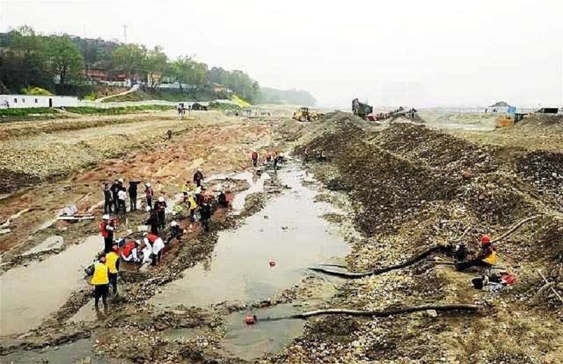 30000 treasures at the bottom of the river