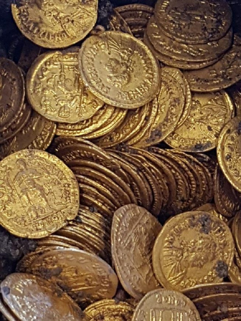 Workers found hundreds of gold coins