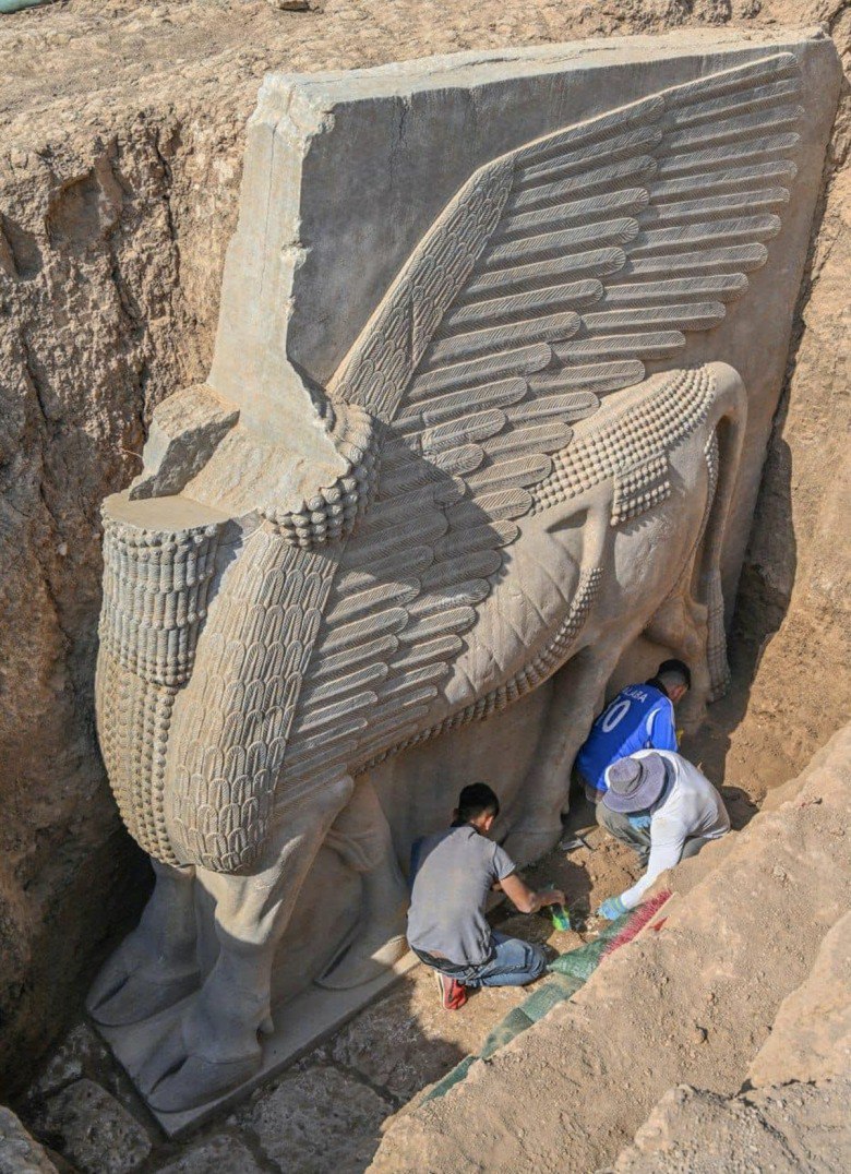 Impressive Huge Ancient Lamassu Statue Unearthed In Nineveh, Iraq